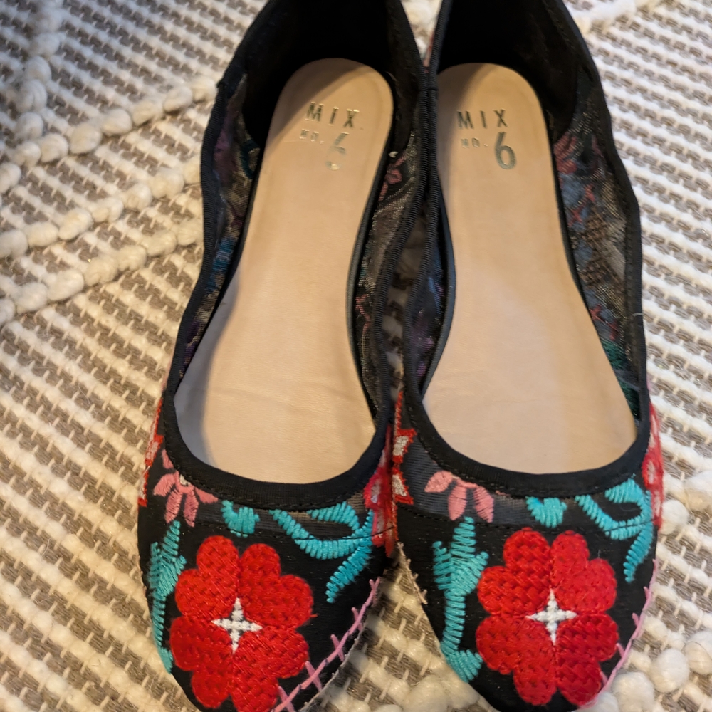 Mix No. 6 Women's Floral Embroidered Flats - Black and Red
